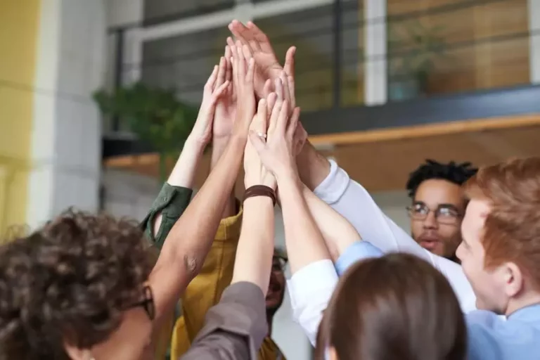 What are 10 benefits of teamwork in the Workplace?