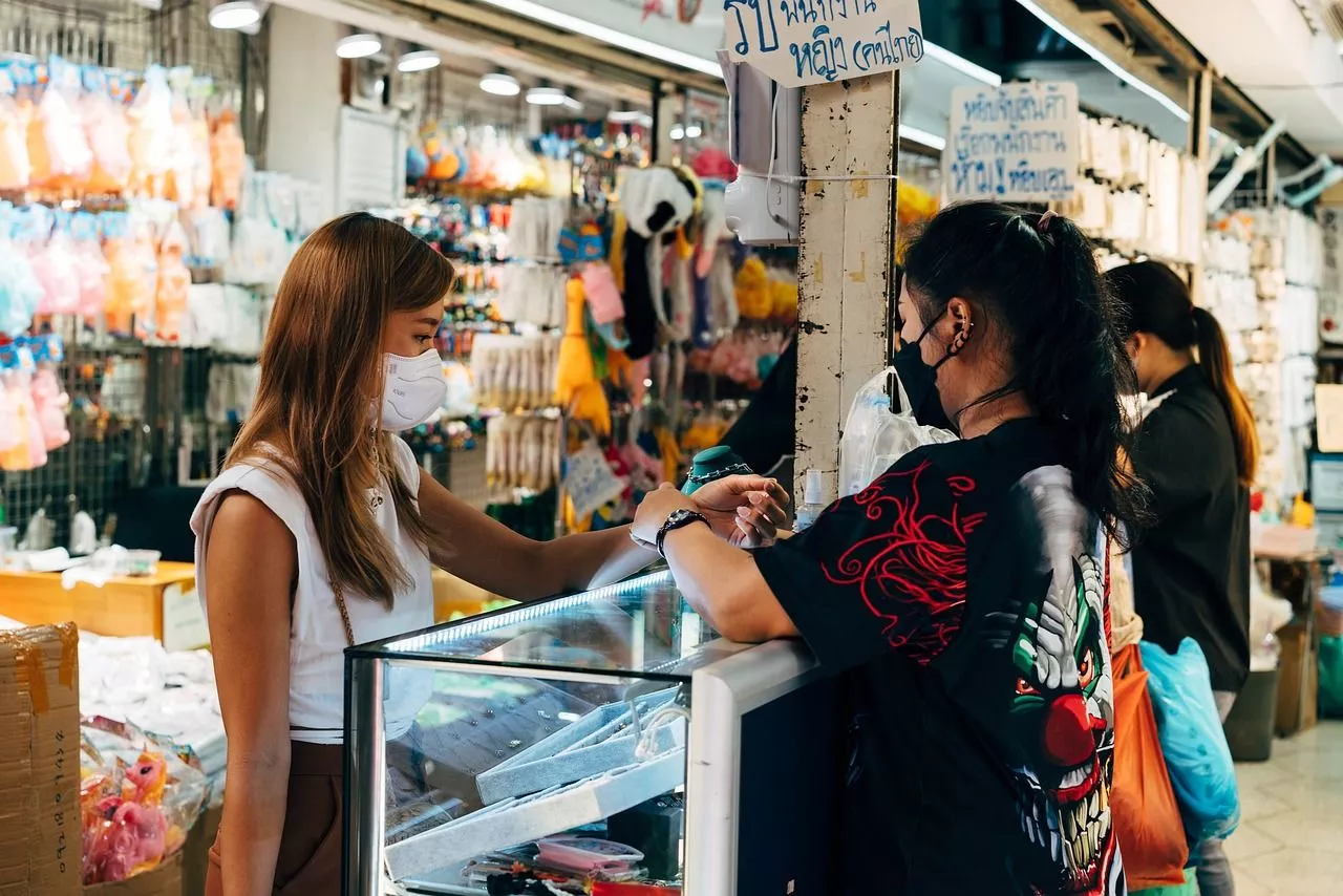 How to Bargain Bangkok's Night Markets