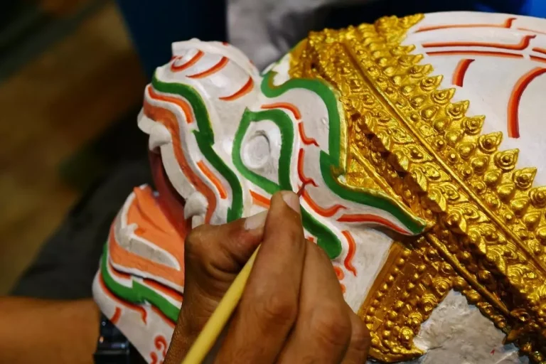 Khon Mask Painting: Unmask Your Creativity in Thai Culture
